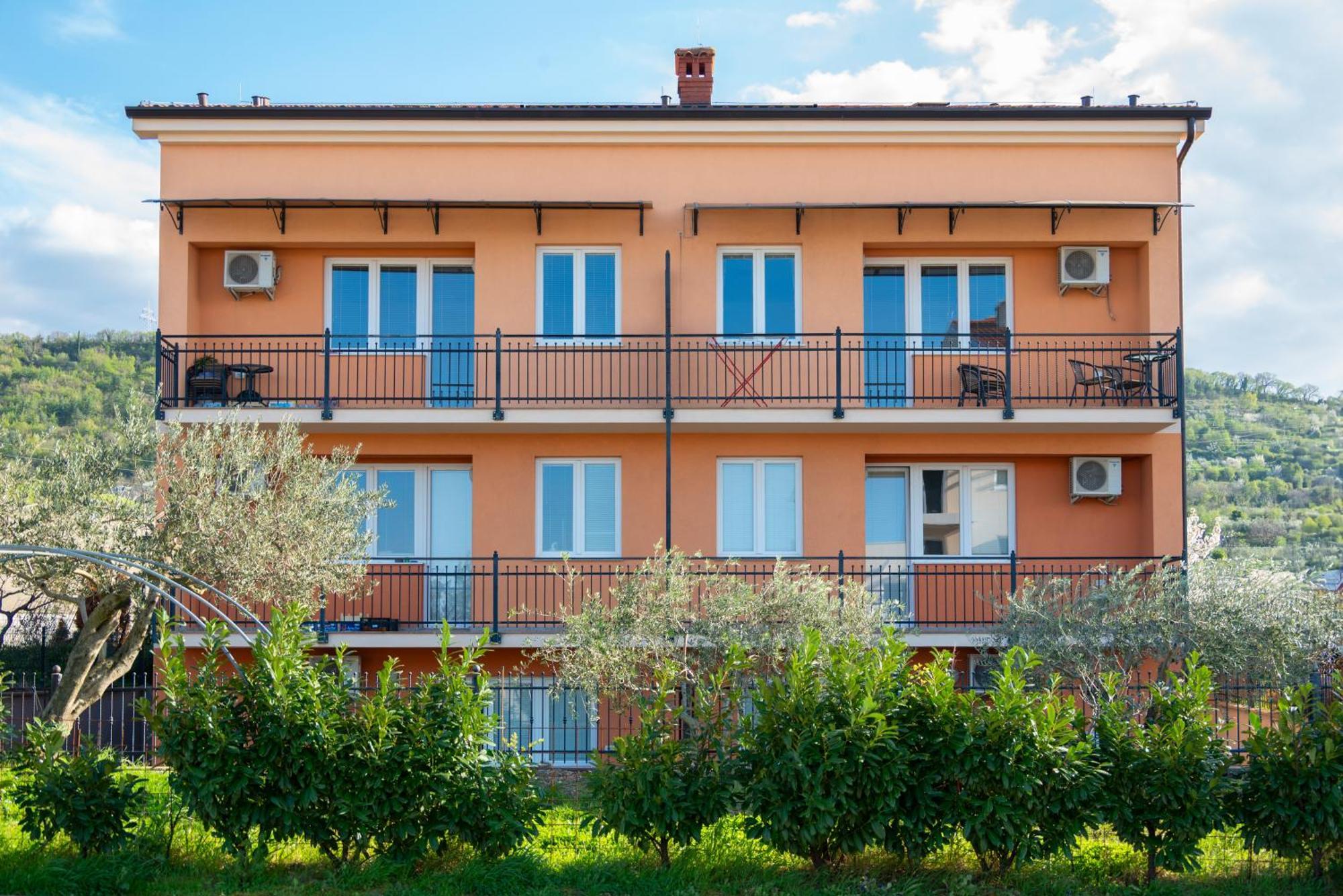 Appartamento The Orange House Izola Esterno foto